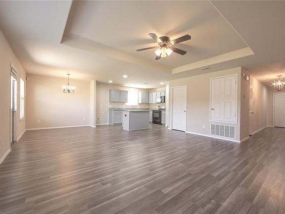 2nd image of 1413 Nicholas Dr