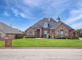 1717 Dakota Dr, Graham, TX 76450