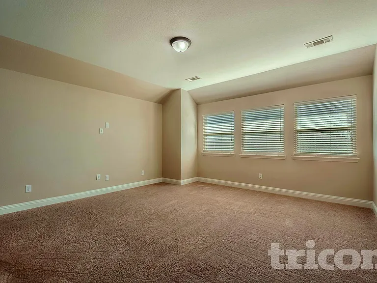 409 Montgomery Ave — Photo 8
