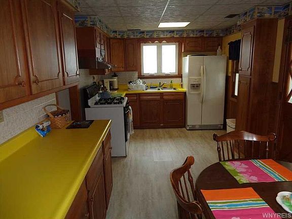 5th image of 223 S Shore Dr