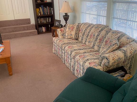 4th image of 21068 Michelle Dr