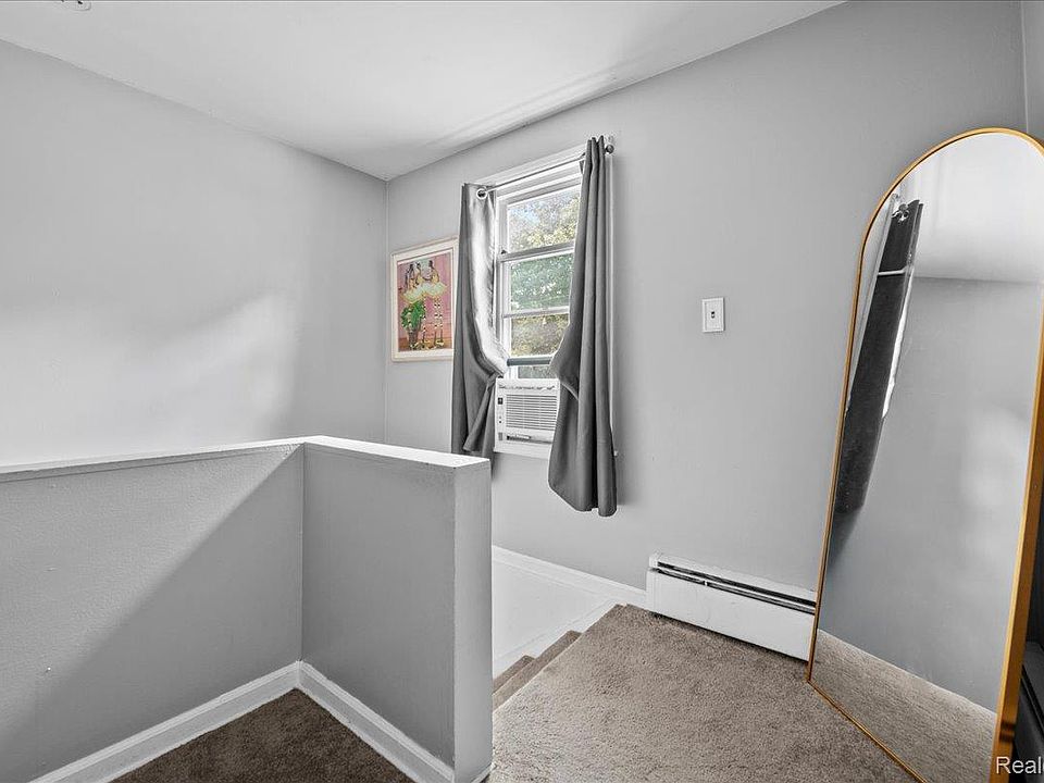 20310 Melvin St, photo 21