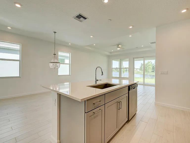 12712 SW Eleanor Dr — Photo 10