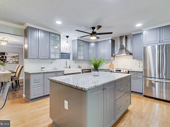 5th image of 29539 Carol Ln