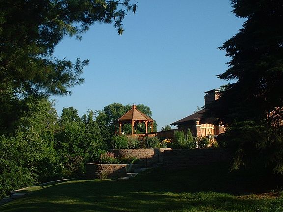 deck & gazebo