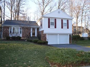 9122 Beachway Ln, Springfield, VA 22153