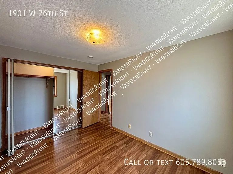 1901 W 26th St — Photo 15