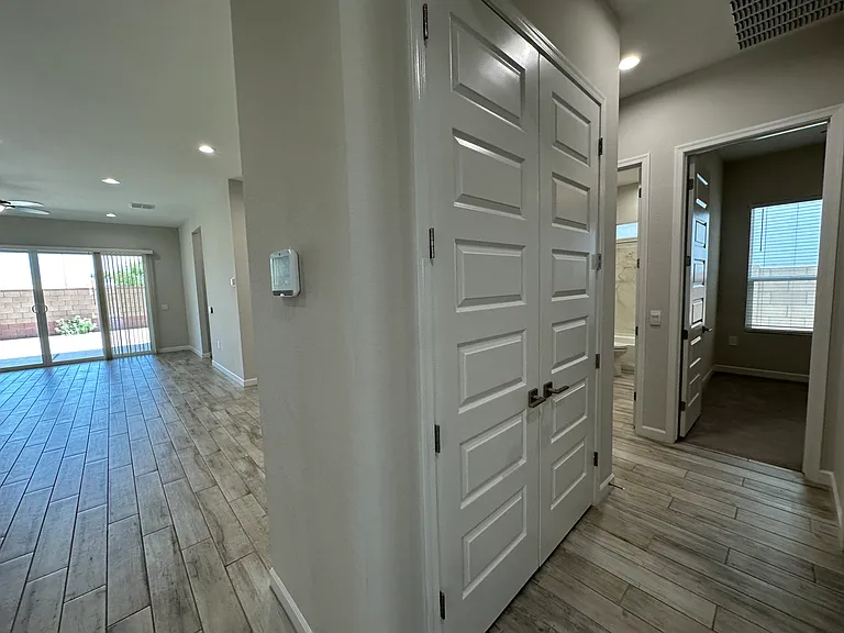 10319 W Harmony Ln — Photo 28