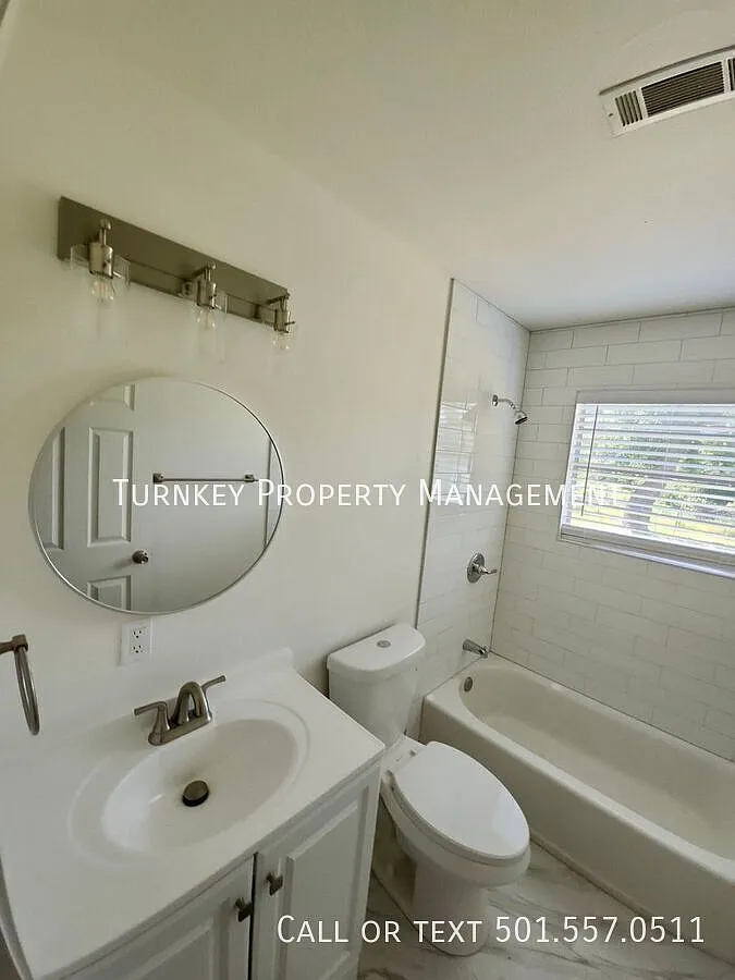 Charming 3-Bedroom Little Rock Rental — Photo 4