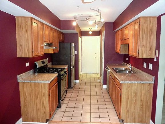 5th image of 9325 Bradford Ln #C-18