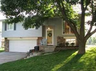 7406 S 53rd St, Omaha, NE 68157