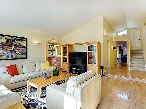 5th image of 3116 Kelton Ave