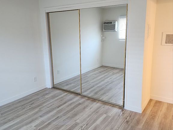 4th image of 1755 Granville Ave APT 11