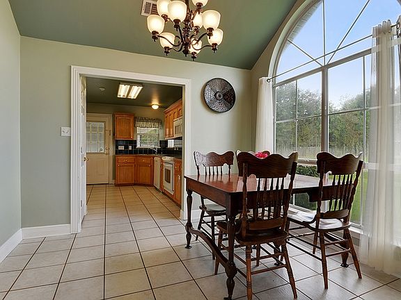 5th image of 30591 Oak Crest Dr