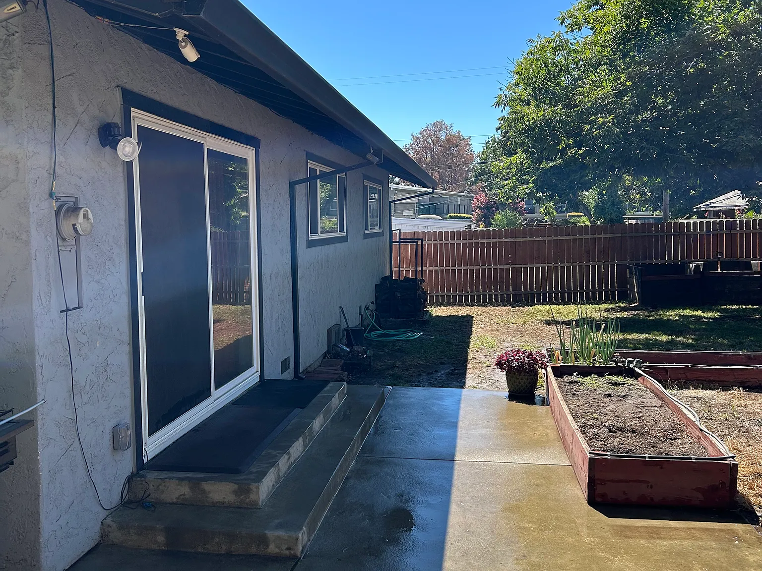 1360 Manzanita Ave — Photo 2