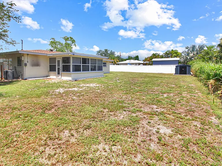 1311 E Gate Dr — Photo 17