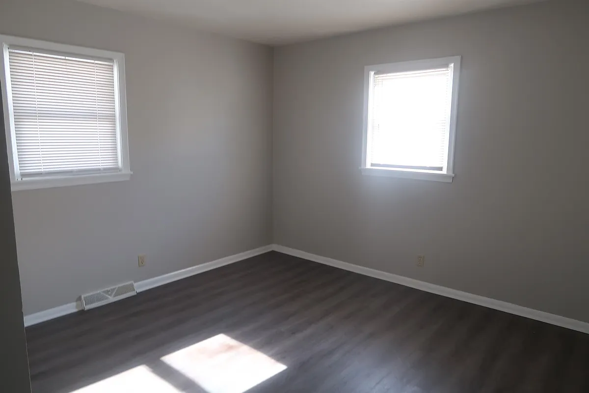 Building Photo - 4645 Washington St NE #B