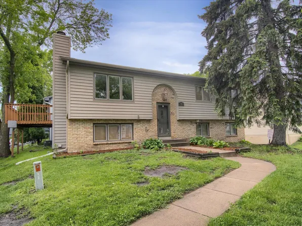 3485 Pilgrim Ln N, Plymouth, MN 55441