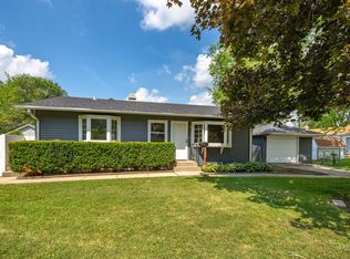 28 Saratoga Ct, South Elgin, IL 60177