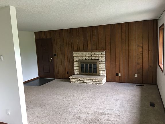 LR - Fireplace