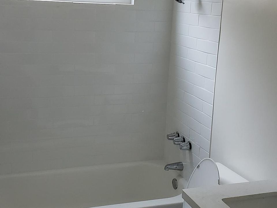 1st image of 755 E Pine St #4