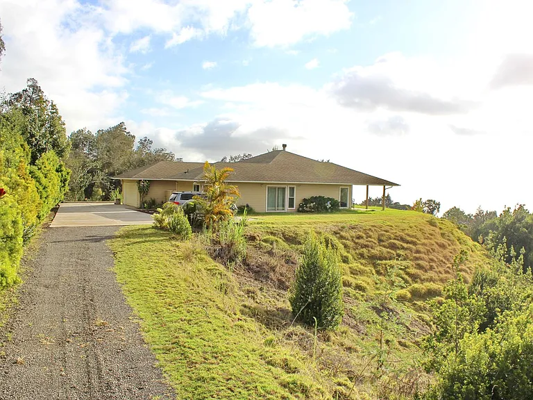 110 Cooke Rd — Photo 1