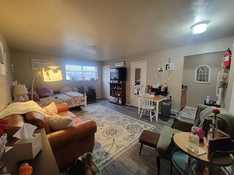 Harbor House — Photo 14