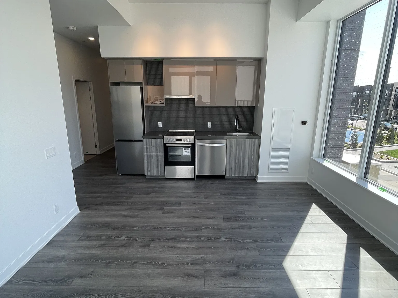 2 bed, $2,600 — Photo 2