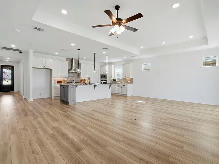 9727 Rockwell Dr — Photo 24