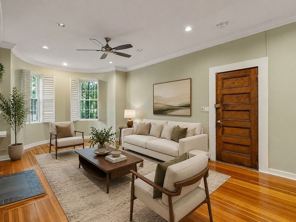 1st image of 15 Blackwood St APT 2