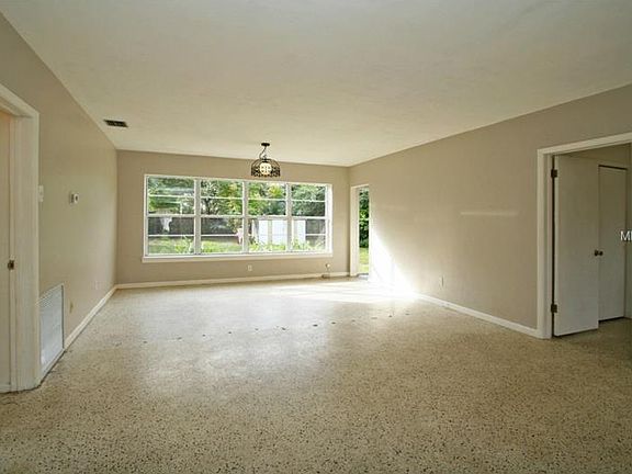 5th image of 3712 Bobolink Ln