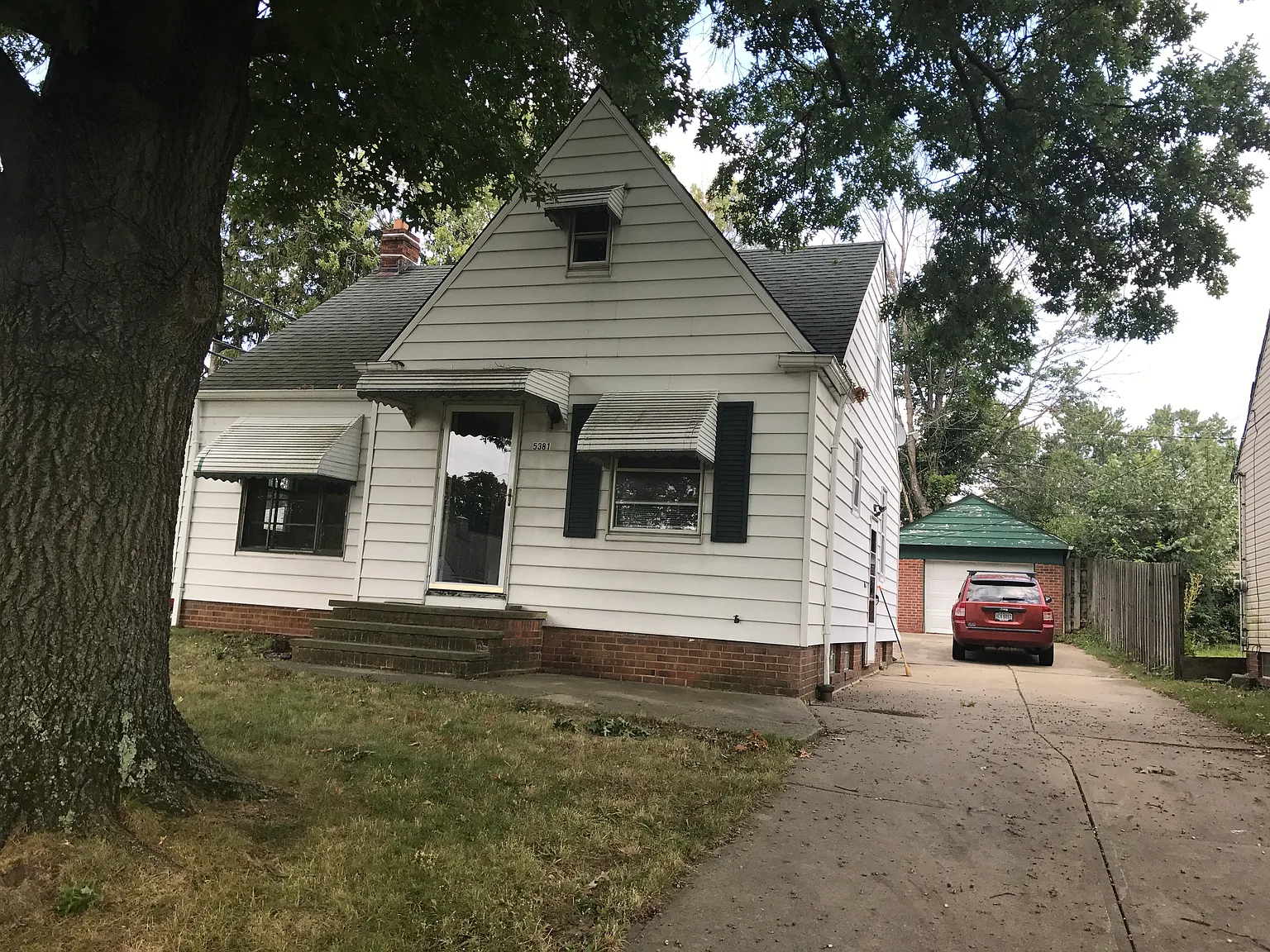 5381 Auburn Ave photo 1