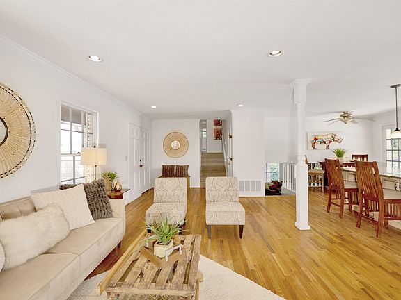 5th image of 606 Winwood Cir