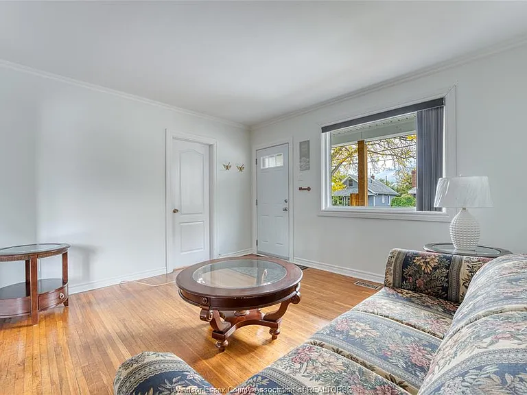 2226 Mercer St — Photo 7