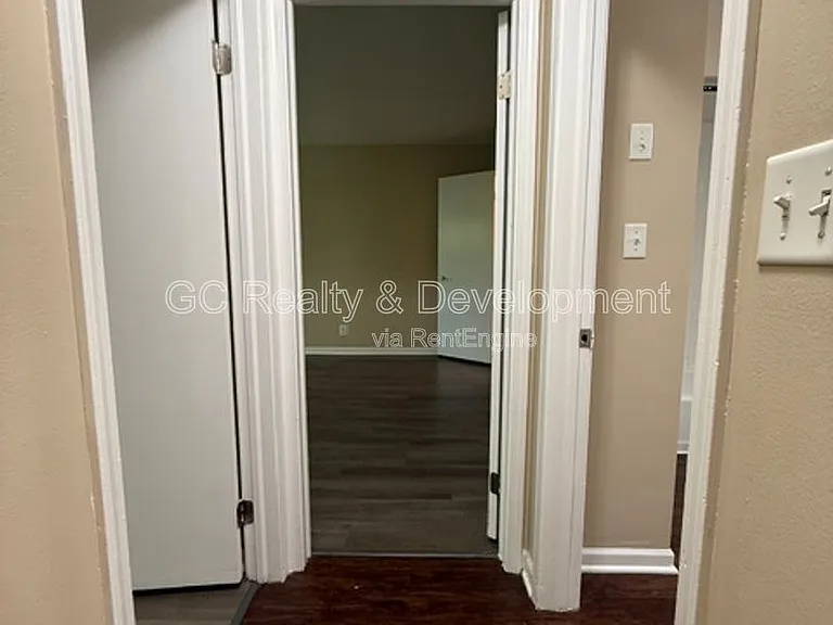 11 Simpson St #F — Photo 8