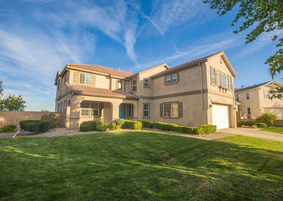1st image of 41922 Estrella Ln