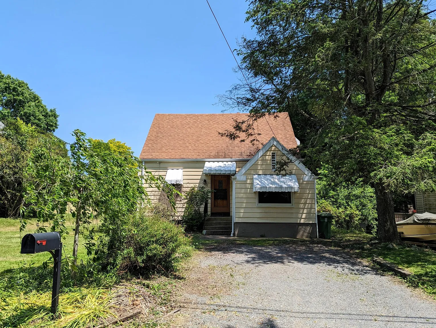 348 Elmhurst St photo 1