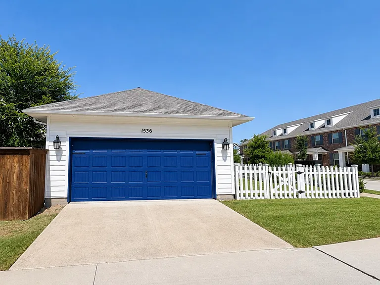 1536 Olive St — Photo 22
