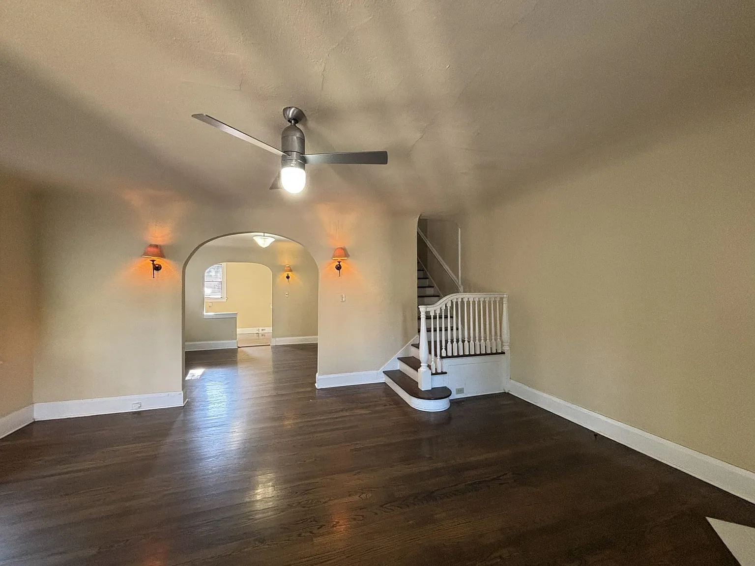 3 bed, 1.5 bath, 1727 sqft, $1,725 — Photo 2