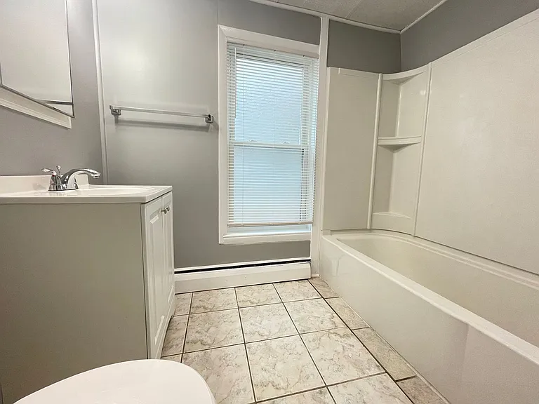 266 Douglas St #1 — Photo 28