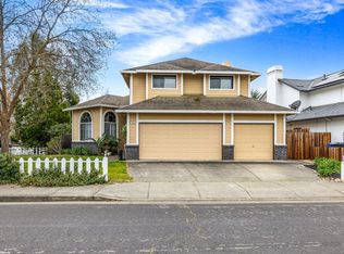 240 Belfiore Ln, Windsor, CA 95492