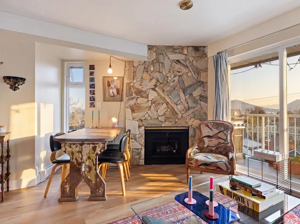 2295 Pandora St #403, Vancouver, BC V5L 1N6