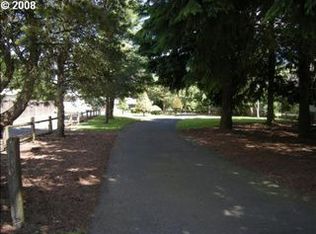 1500 N Maple St, Canby, OR 97013