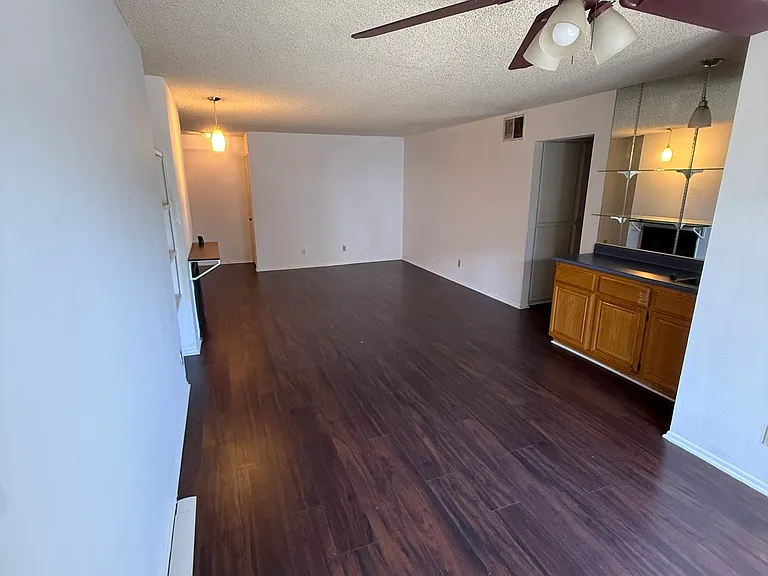 12701 Moorpark St #102 — Photo 4