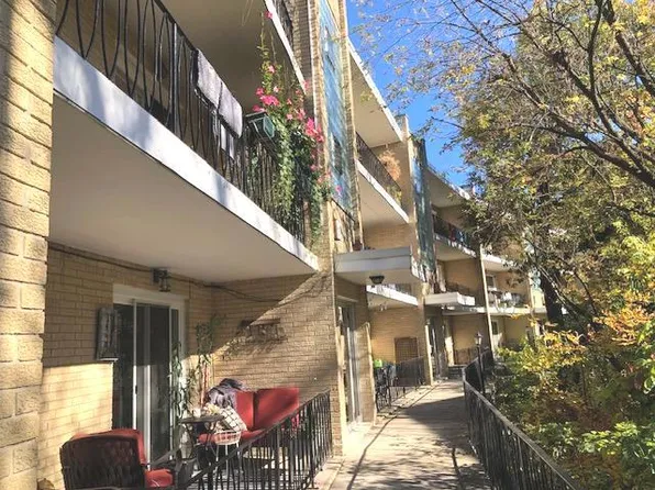 8612 W 95th Pl APT 104, Hickory Hills, IL 60457