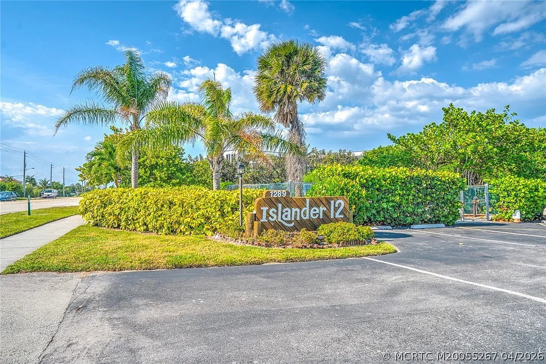 2 bed, 2.0 bath, 1360 sqft, $6,000 — Photo 4