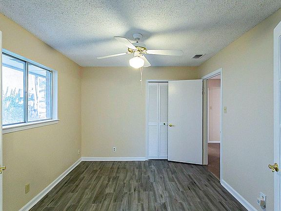 5th image of 5931 Forest Knoll St #1