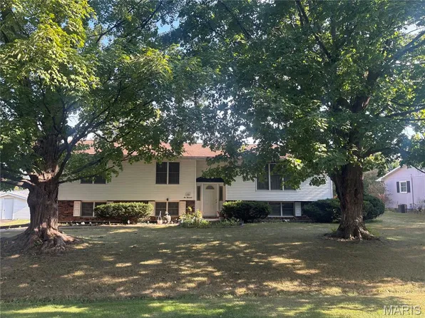1000 W Saint Johns St, Vandalia, MO 63382