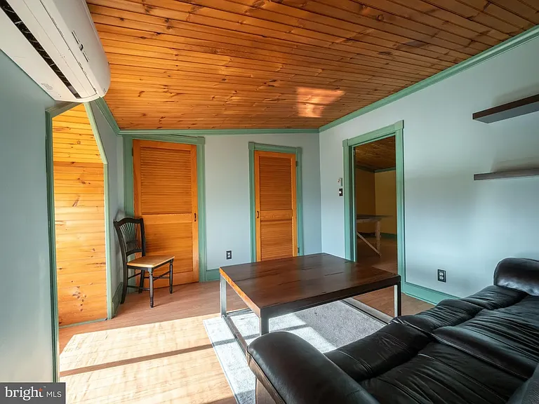 424 Main St #B — Photo 17