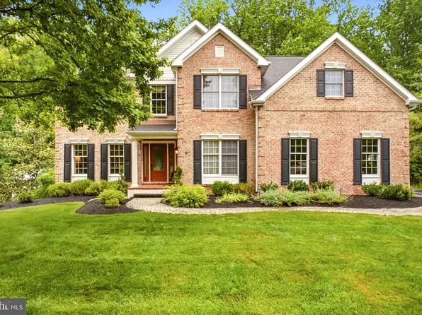 5 Nathaniel Ct, Glen Mills, PA 19342